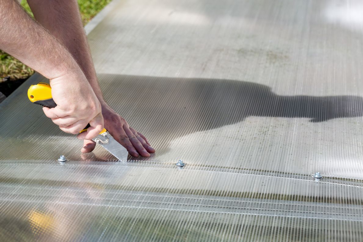 Úprava a řezání fóliovníku